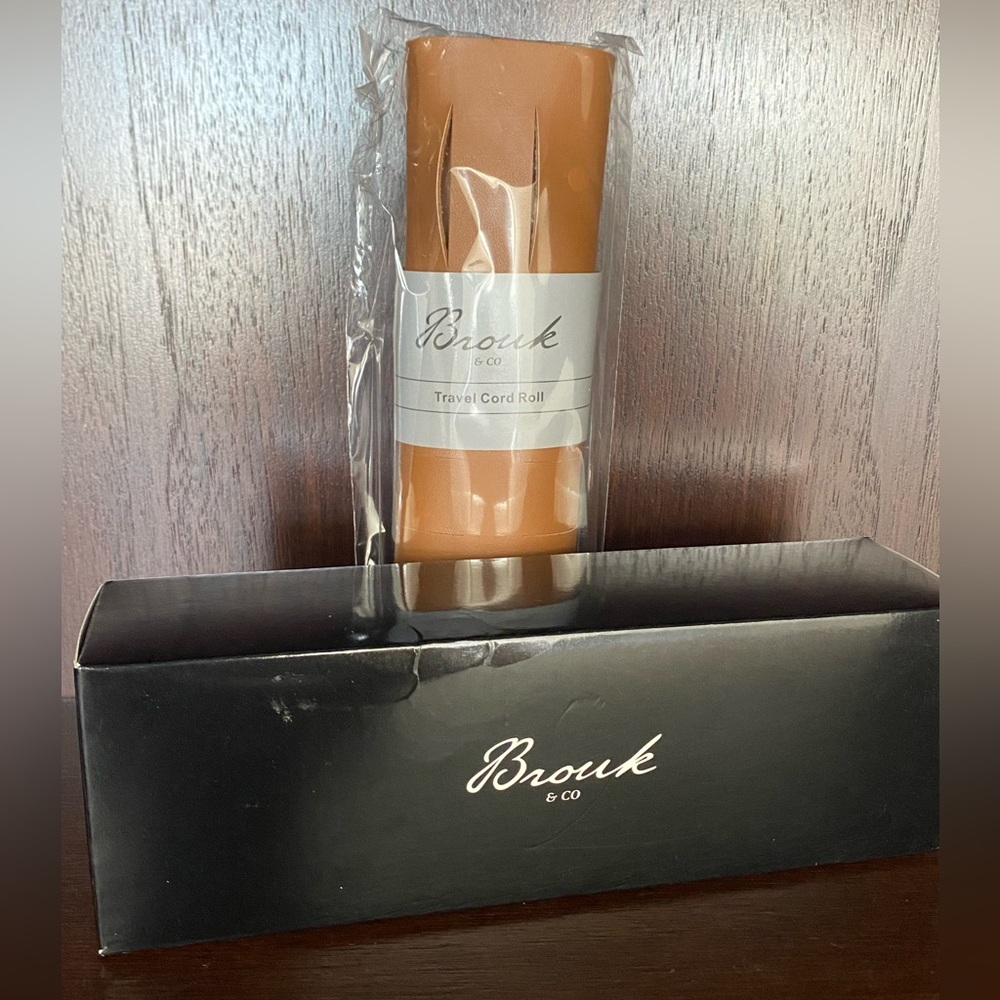 Brouk & Co Travel Cord Roll - Brown #2466 New